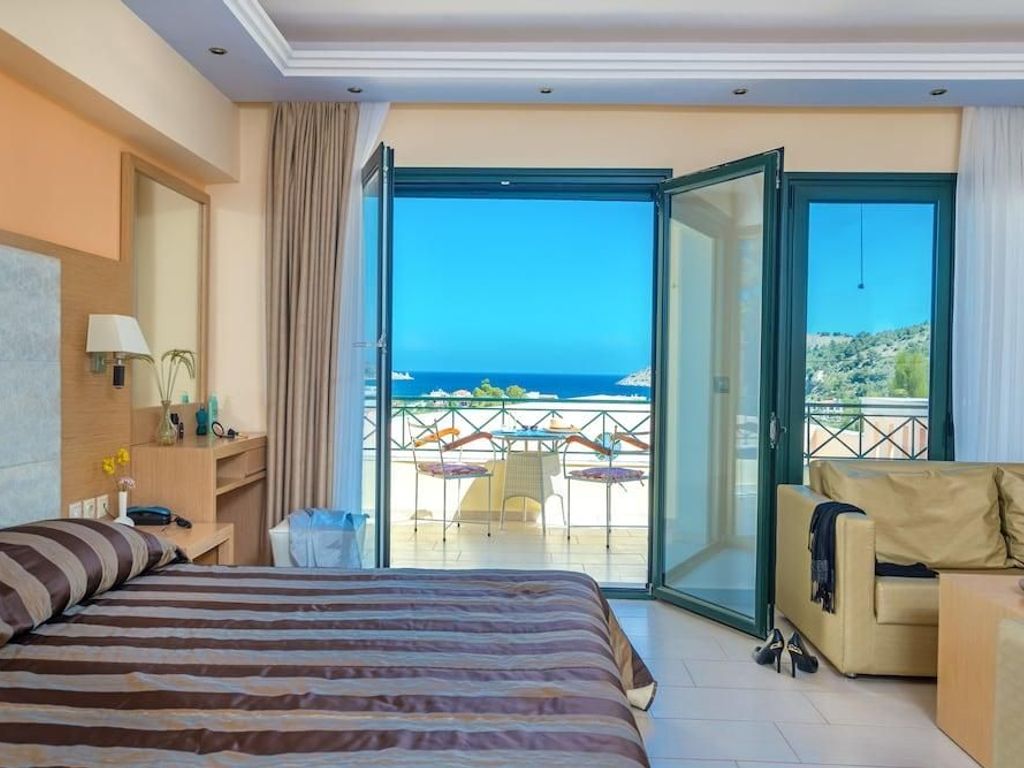 Ai Yannis Suites and Apartments Hotel