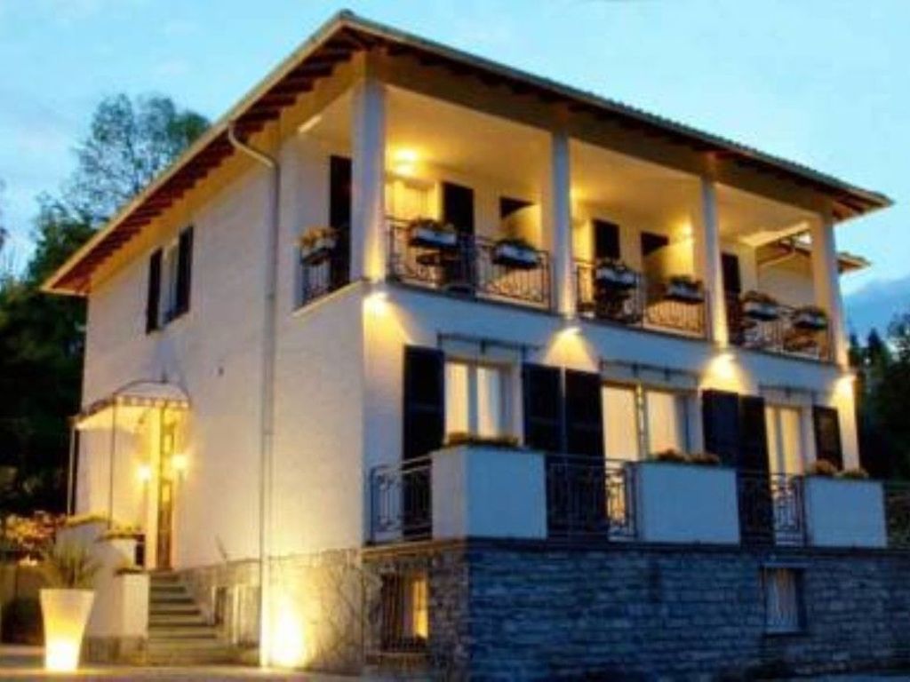 Miralago B&B and Apartments
