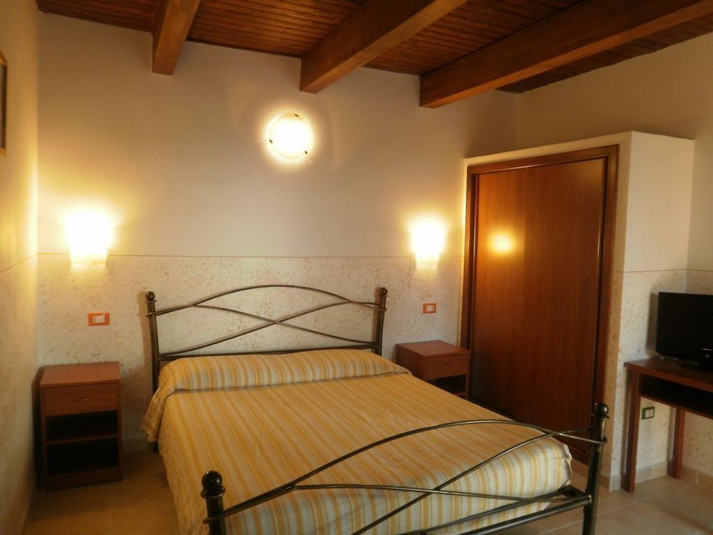 New Paradise Hotel-Residence