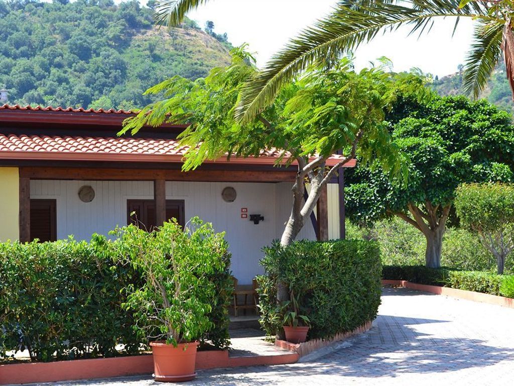 New Paradise Hotel-Residence