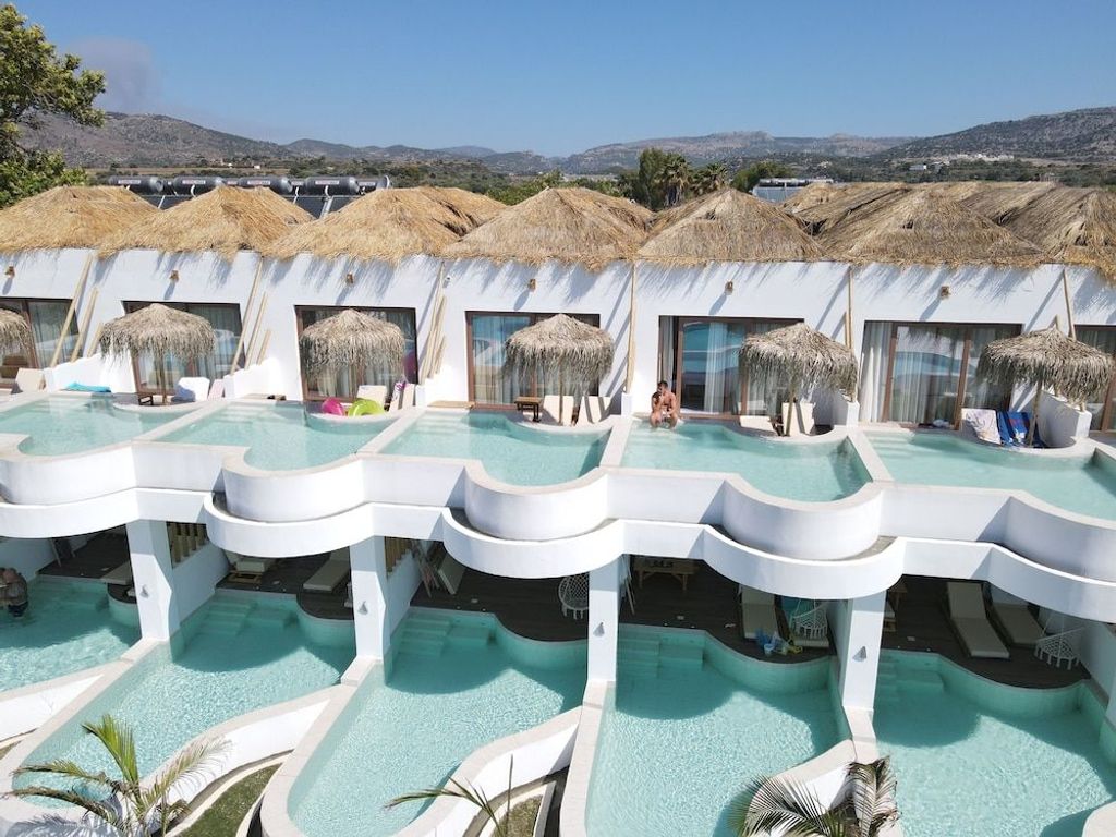 Alia Suites & Alia Beachfront Suites and Spa