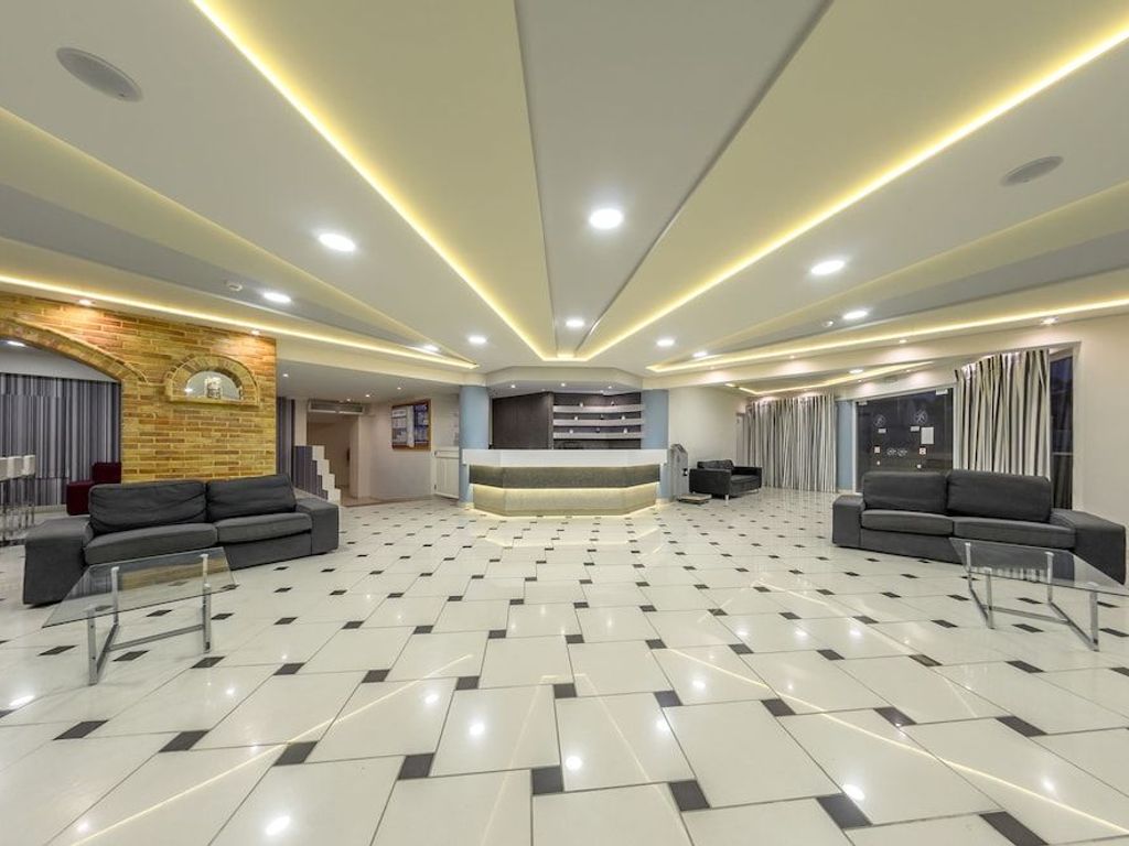 Karras Hotel