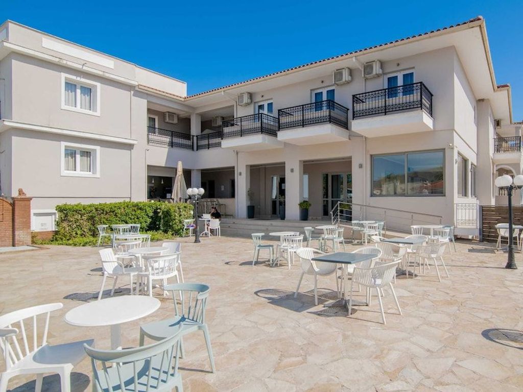 Karras Hotel