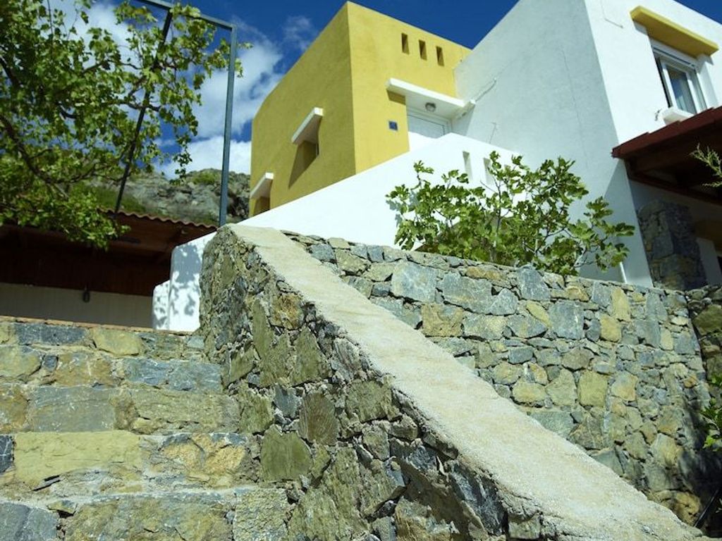 Nakou Village
