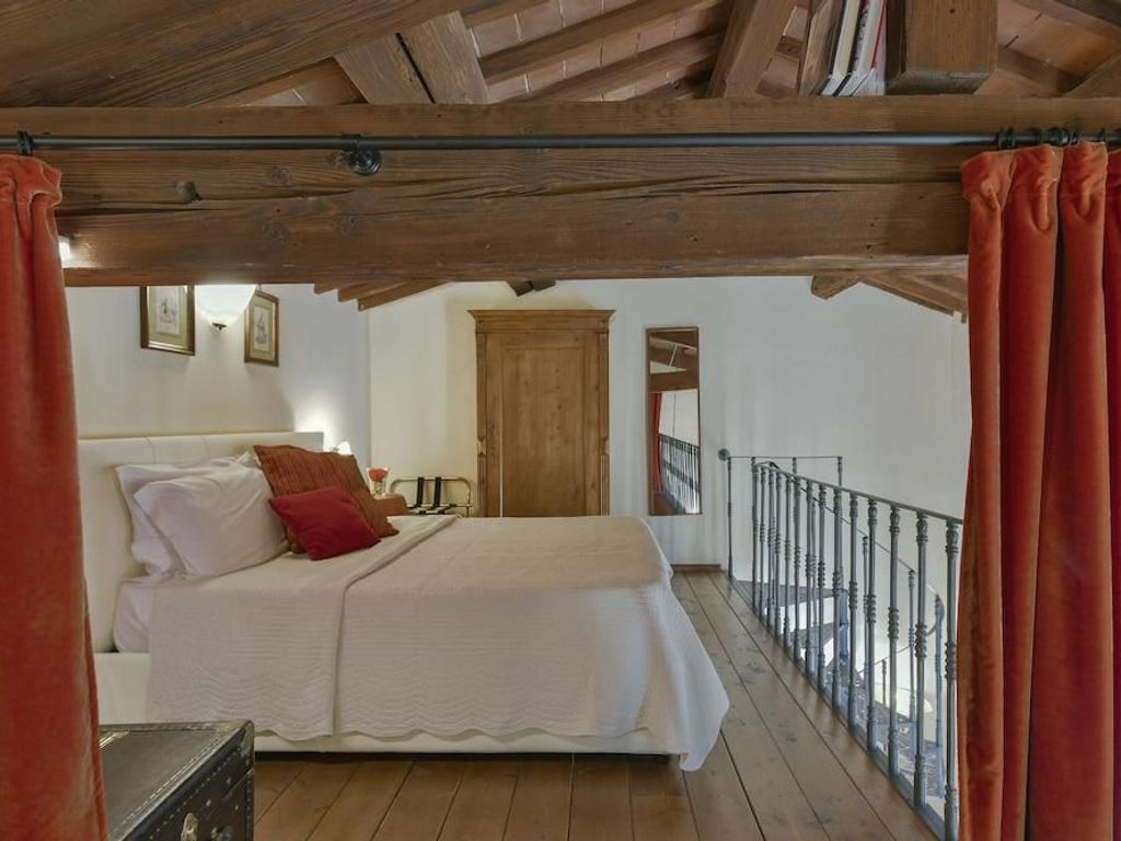 Palazzo Uguccioni Apartments