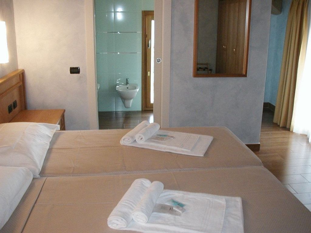 Azzano Holidays Bed & Breakfast