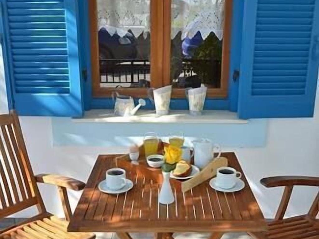 Rena Valetta Studios