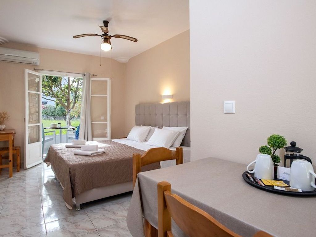 Damaskis Studios a Small Complex in Kassiopi