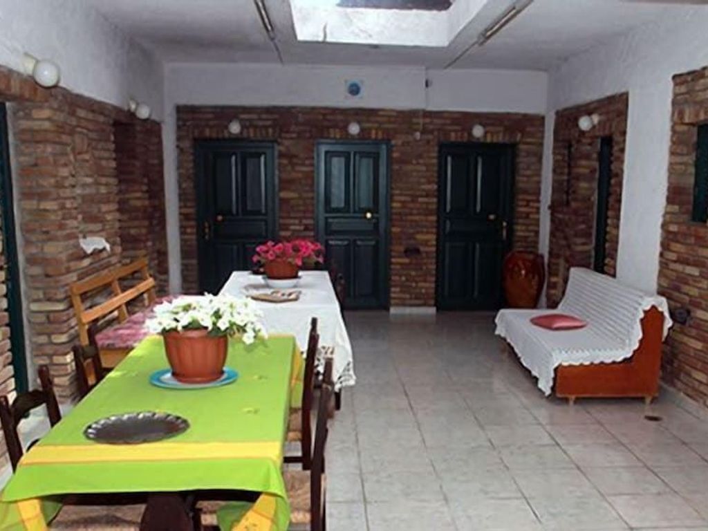Damaskis Studios a Small Complex in Kassiopi