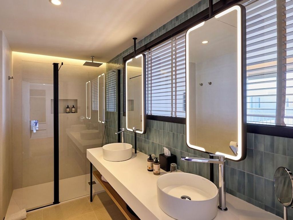 Universal Hotel Romantica