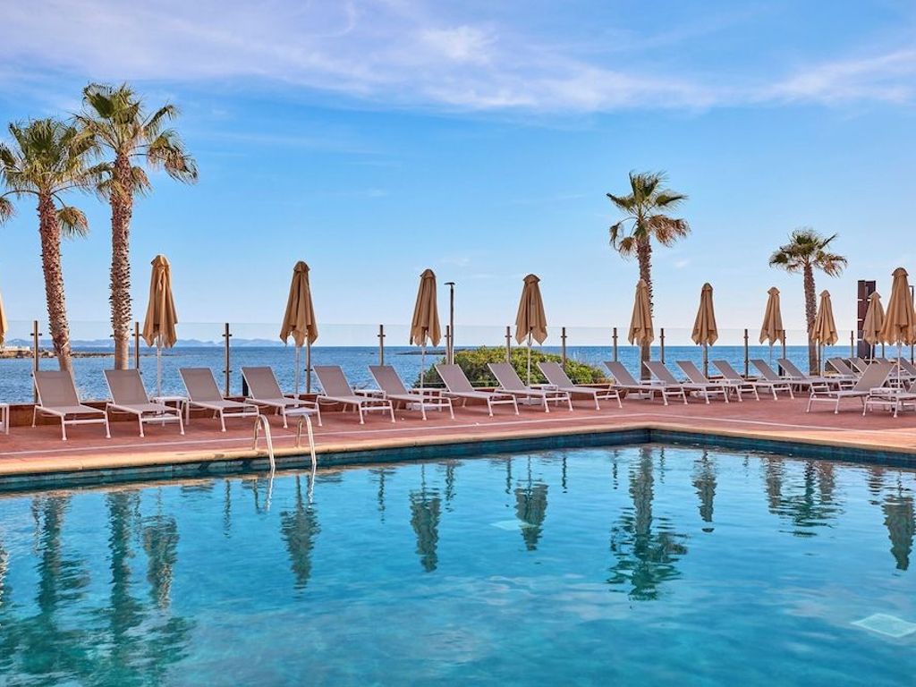 Universal Hotel Romantica