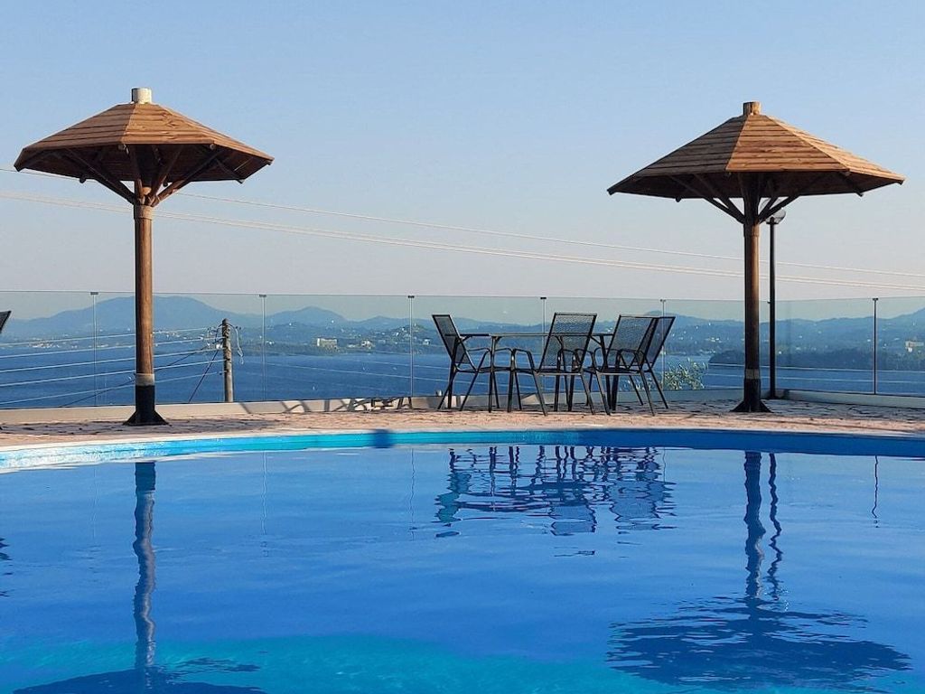 Stefanos Place