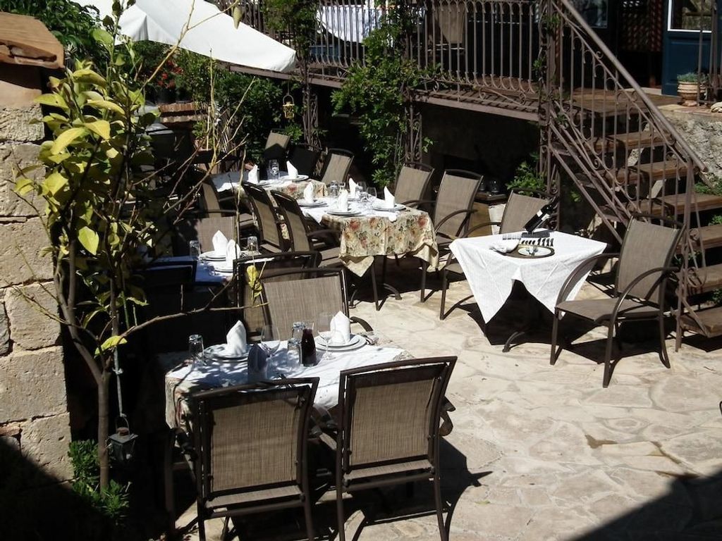 Museum Hotel George Molfetas