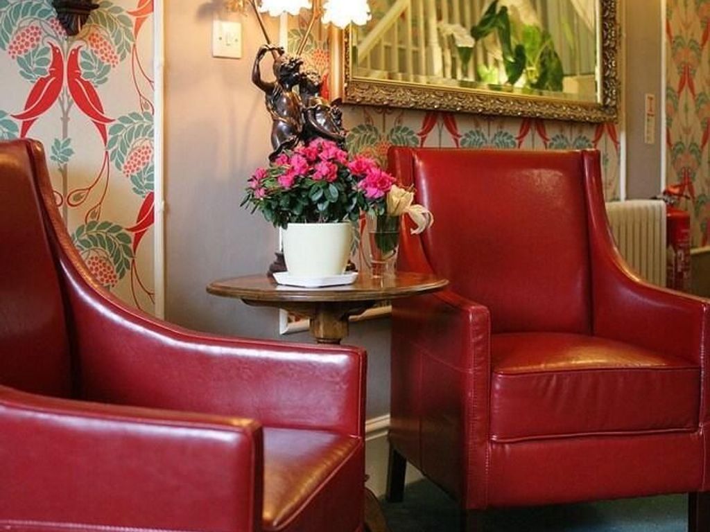 Crossways Hotel