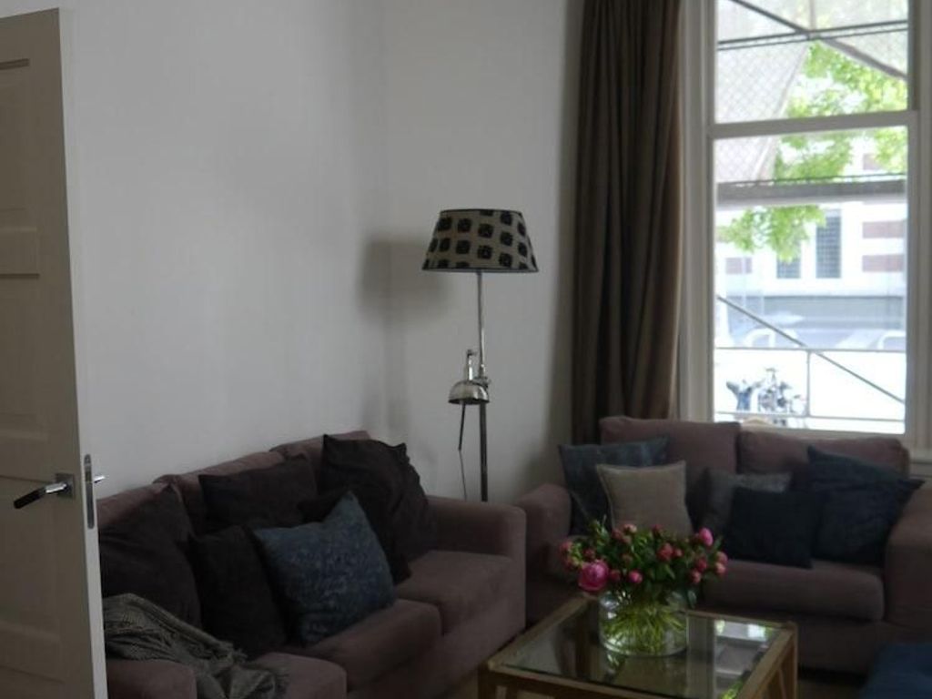 Group Apartment Museum Square