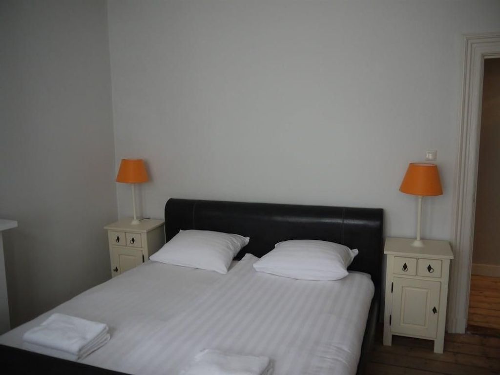 Group Apartment Museum Square