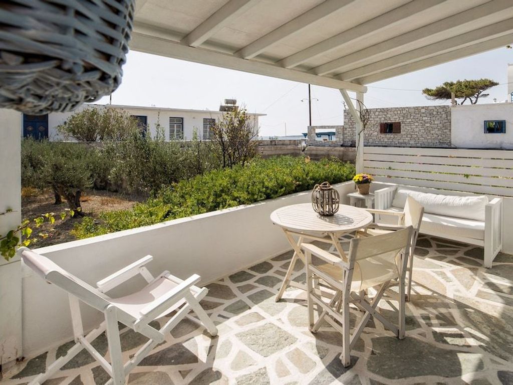 Tarsa Studios & Apartments