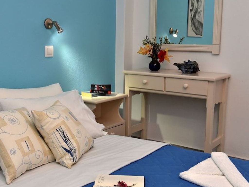 Tarsa Studios & Apartments
