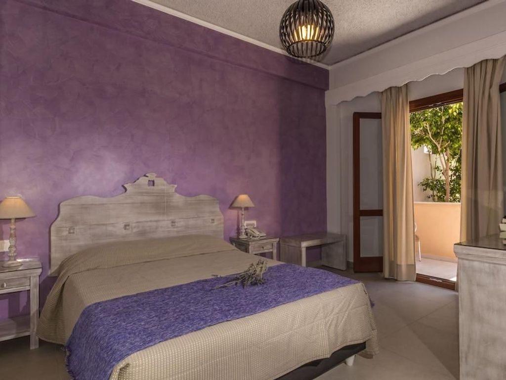 Sunrise Hotel
