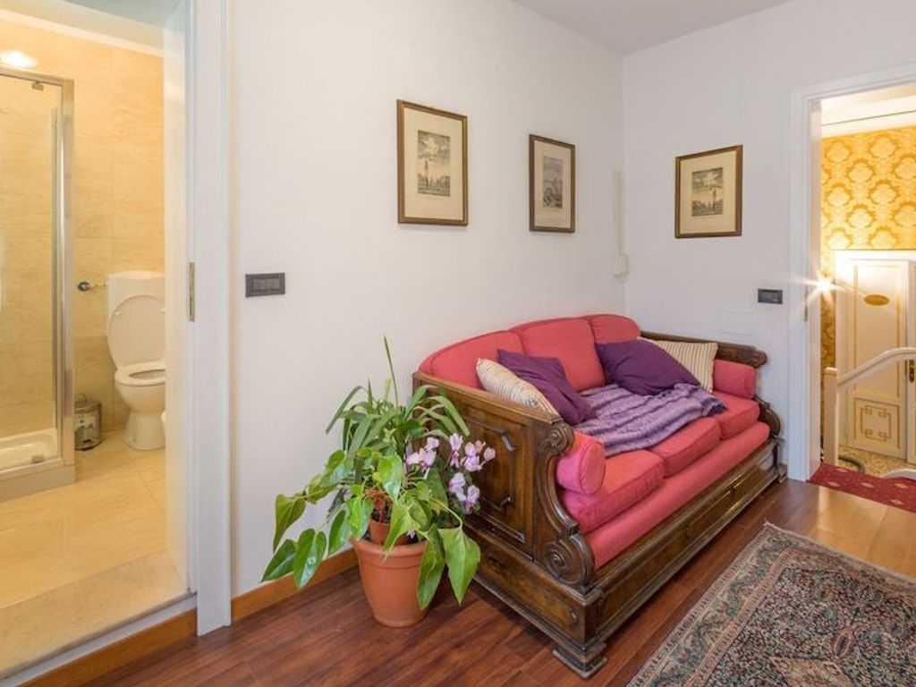 Friendly Venice Suites