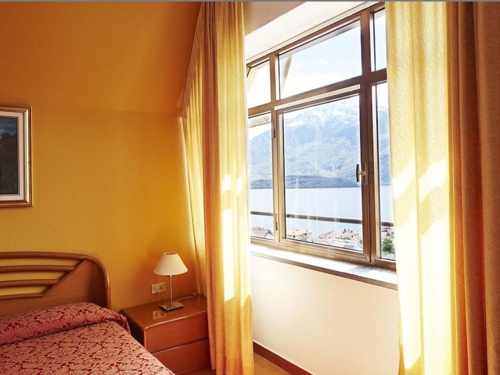 Hotel 2000