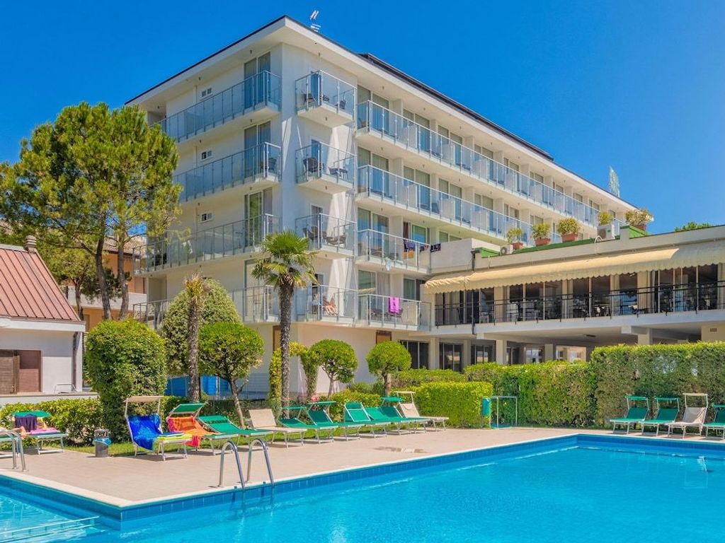 Marina Palace Hotel