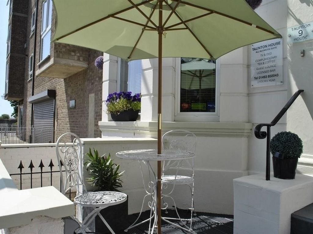 Taunton Guest House