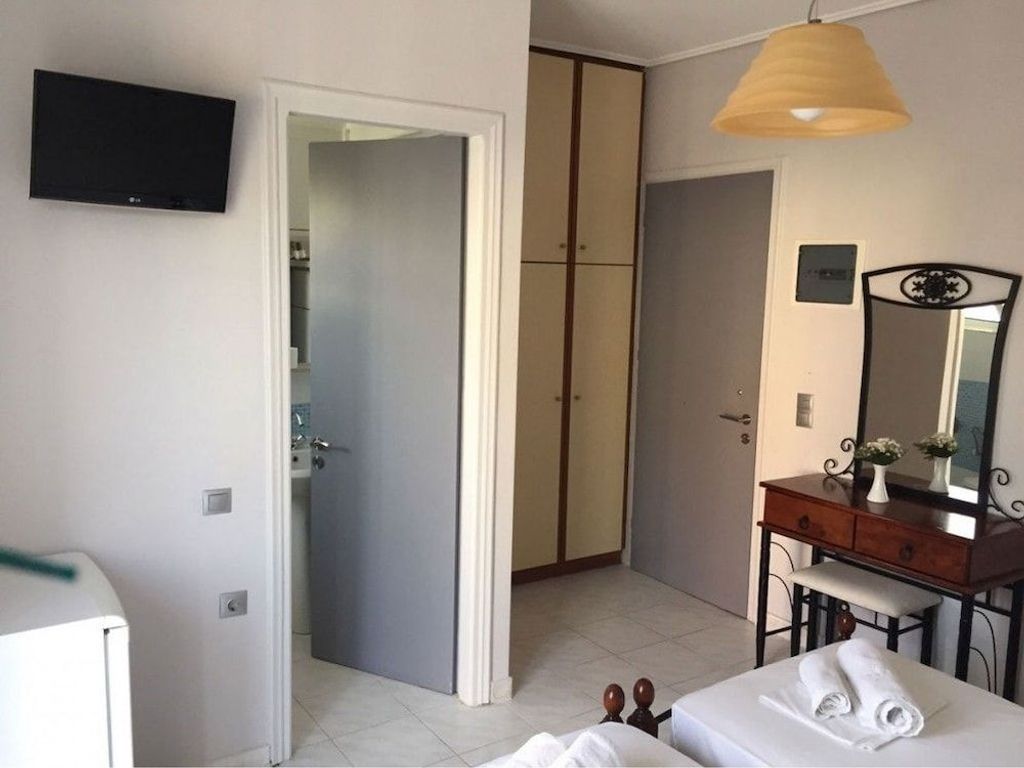 George House Apartments & Villa