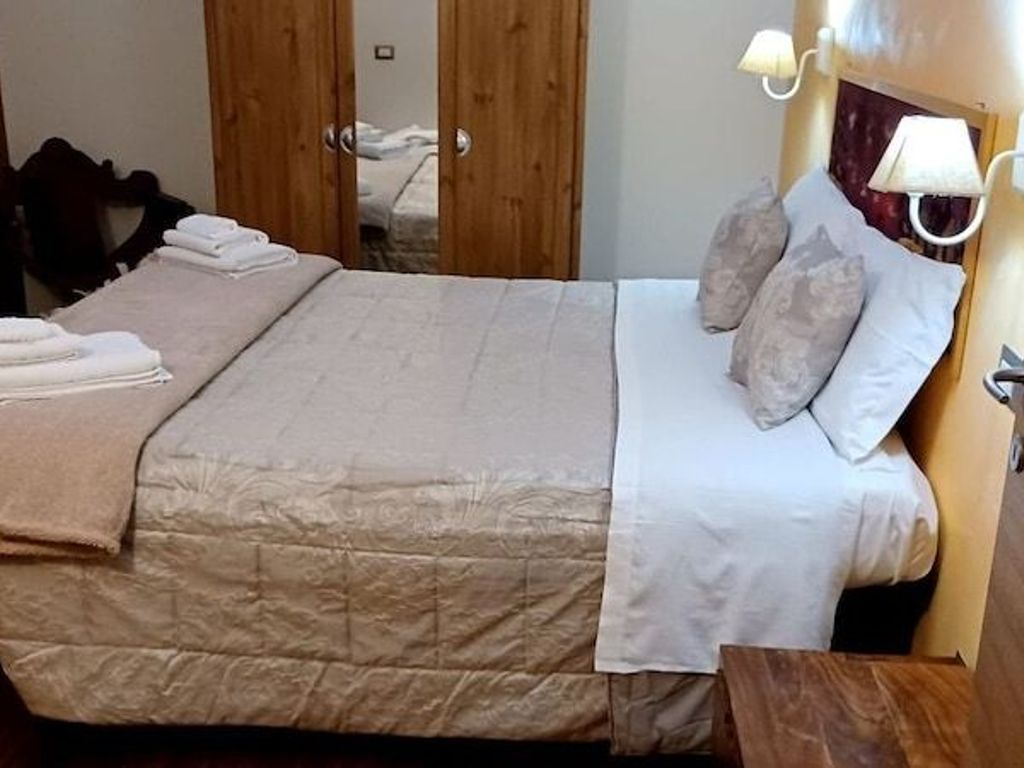 Aurelia Garden Gold Bed & Breakfast