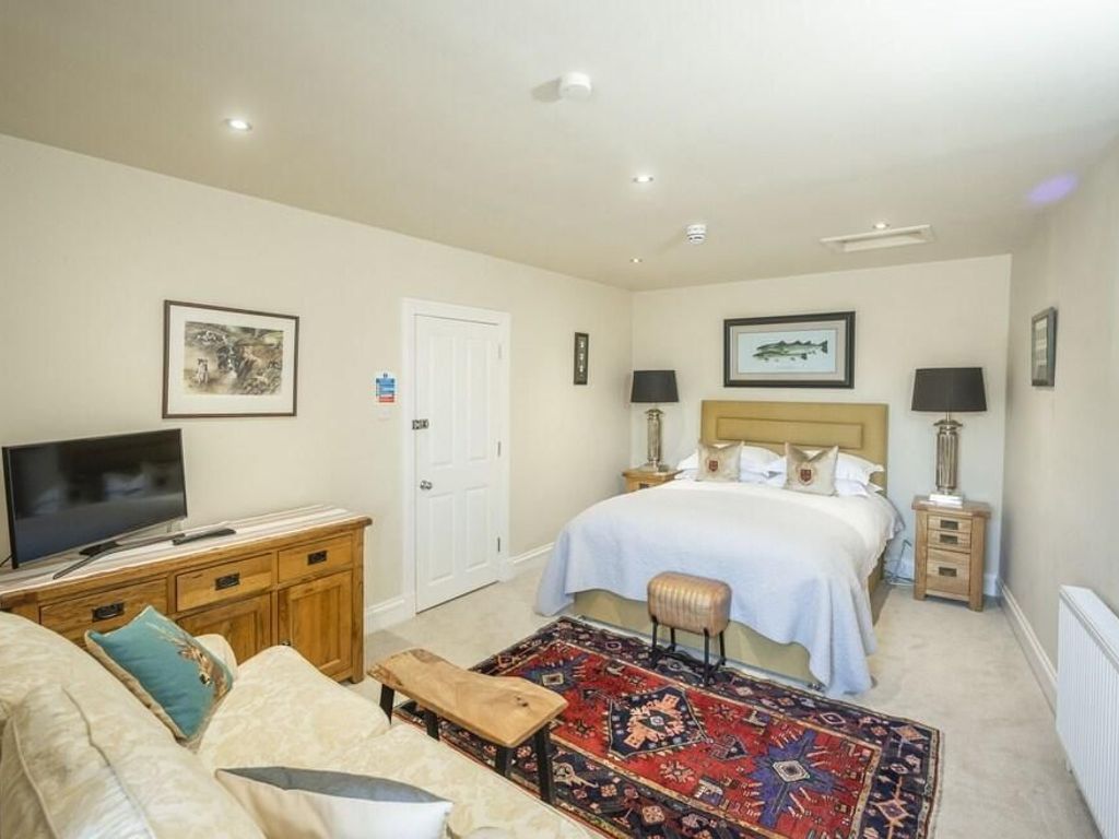 Black Bull Hotel