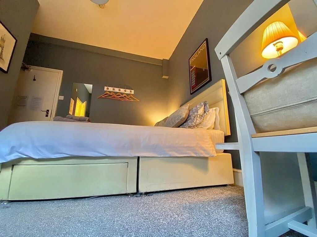 Grosvenor Place Guest House