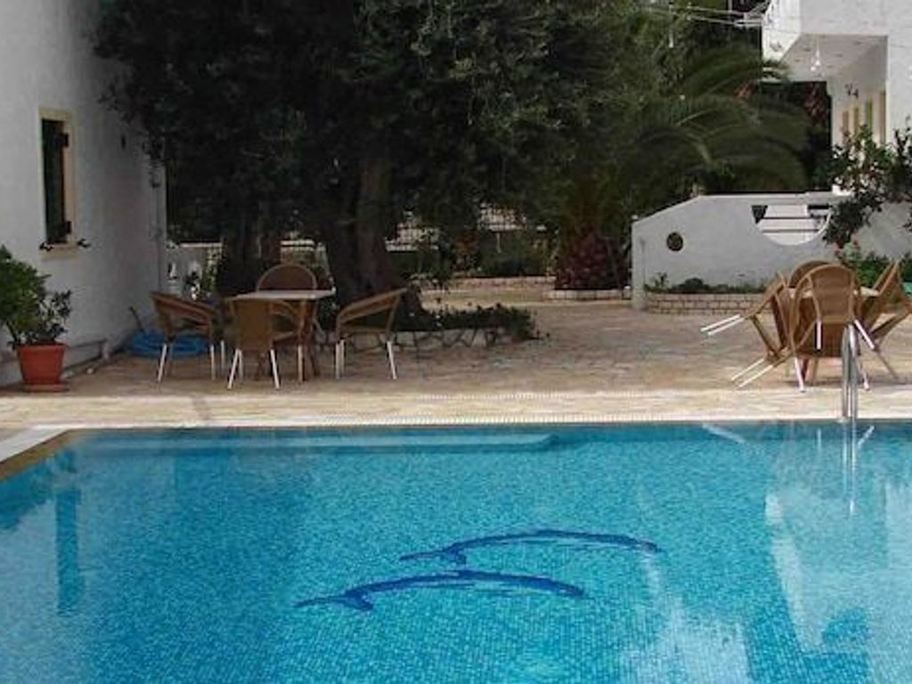 Olympia Paxos Apartment