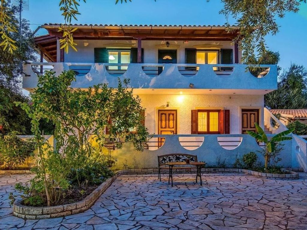 Olympia Paxos Apartment