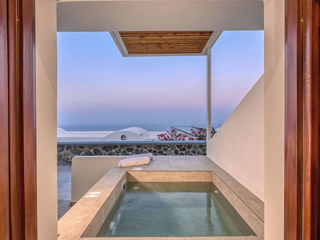 Splendour Hotel and Suites