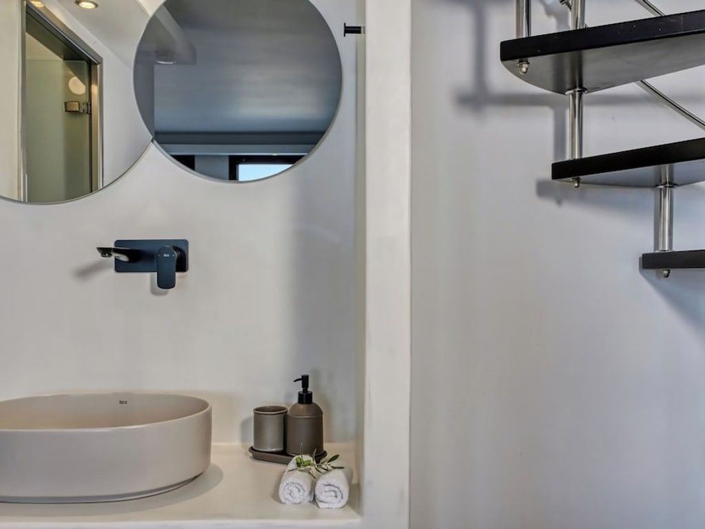 Splendour Hotel and Suites