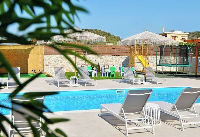 ID Holiday Living