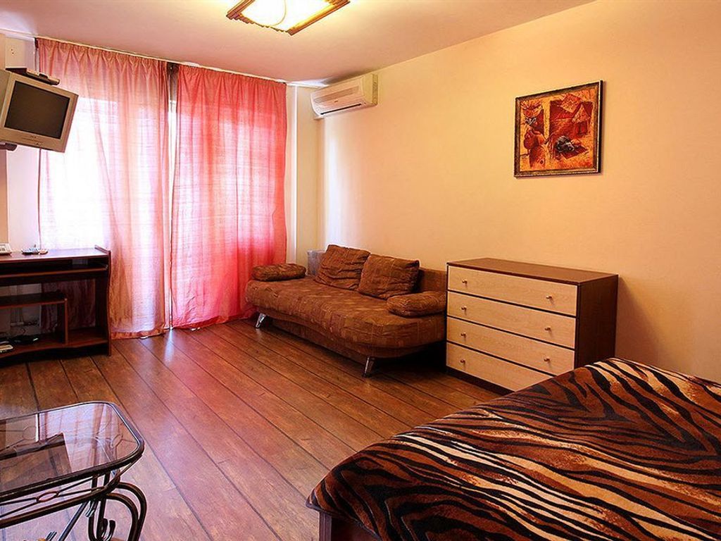 Lesi Ukrainki Studio Kiev Apartment