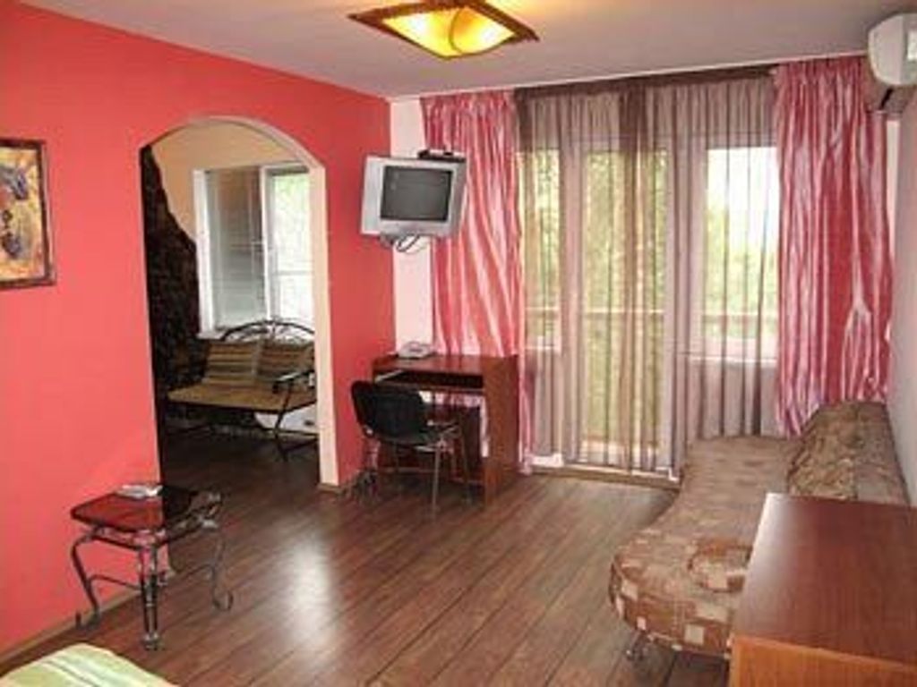 Lesi Ukrainki Studio Kiev Apartment