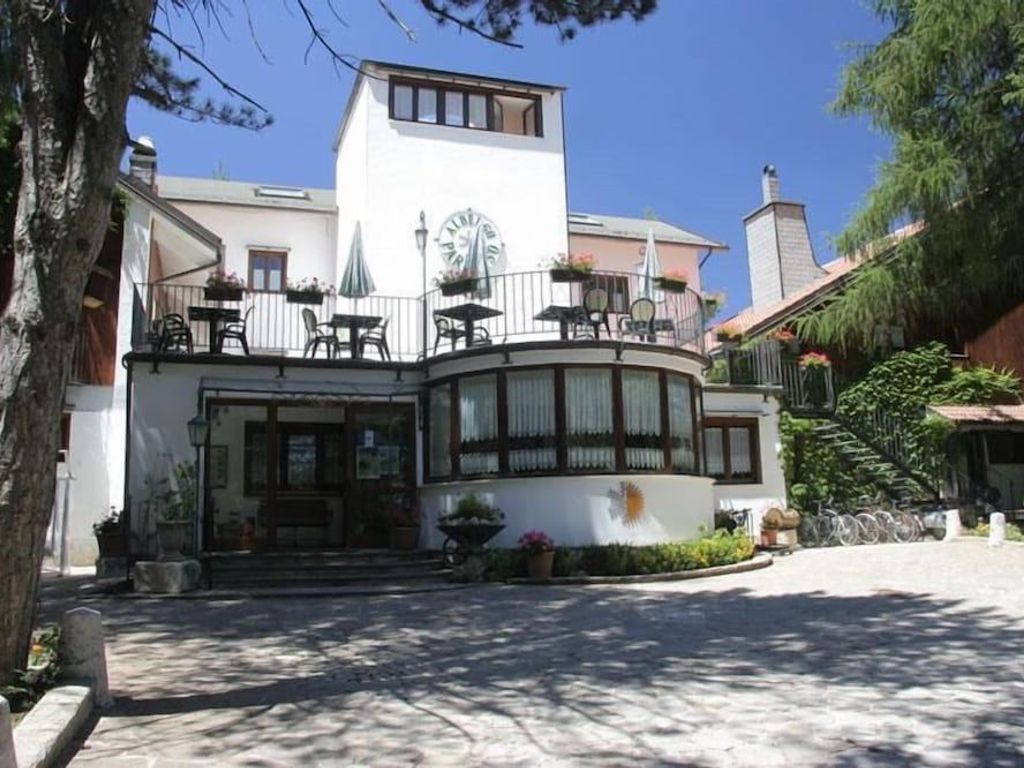LH Hotel Paradiso