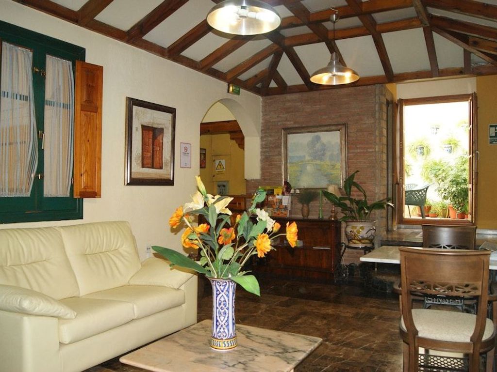 Hotel Almona