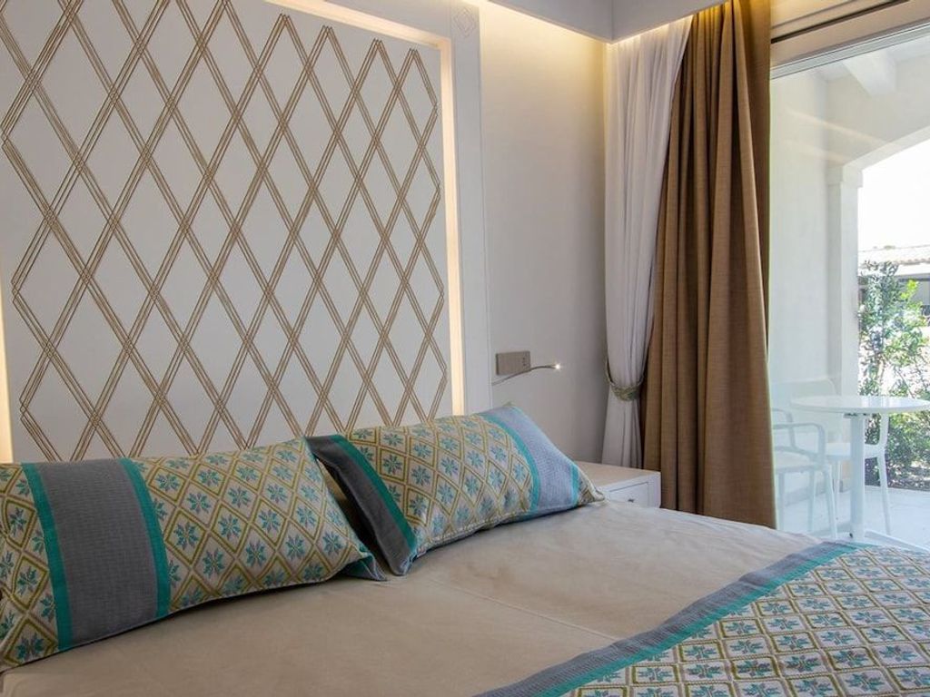 Limone Beach Resort