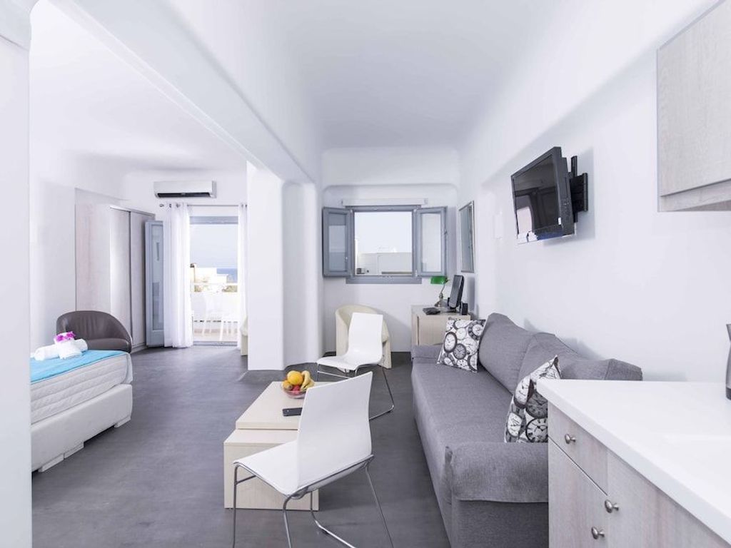 Blue Waves Hotel