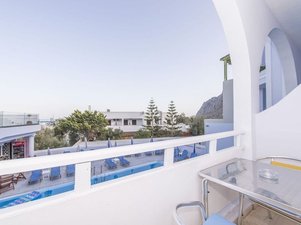 Blue Waves Hotel