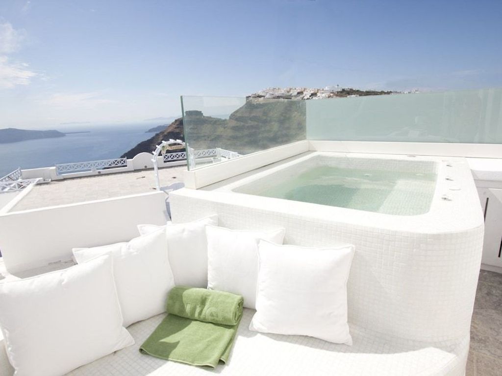 Allure Suites
