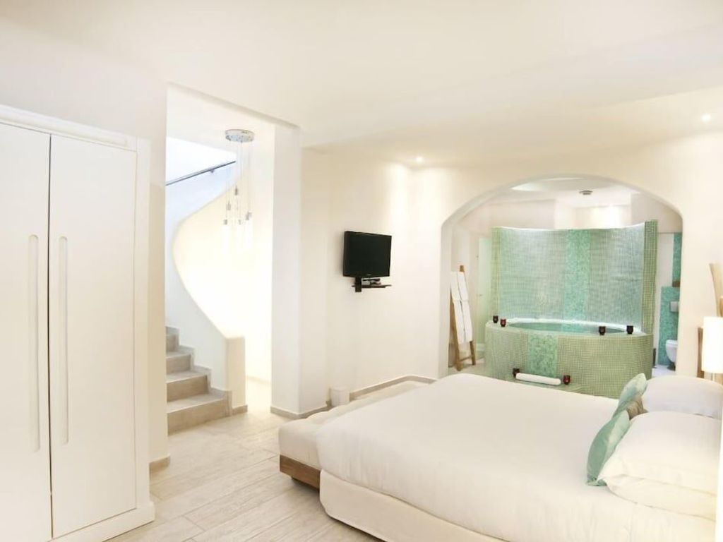 Allure Suites