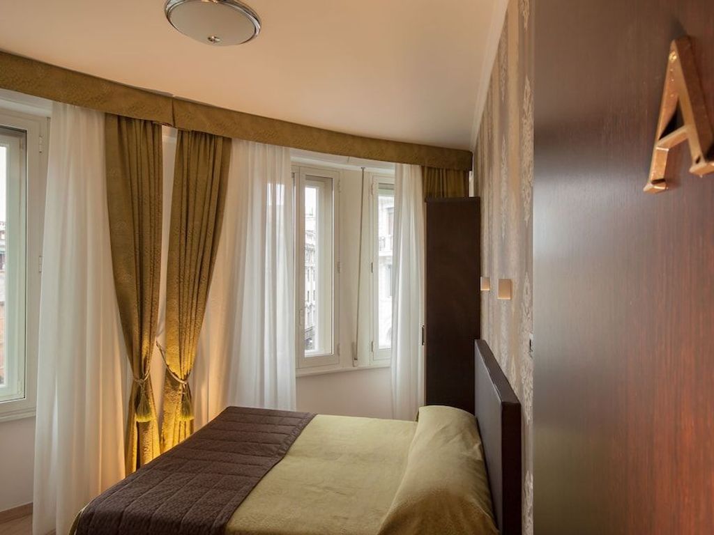 Rome King Suite
