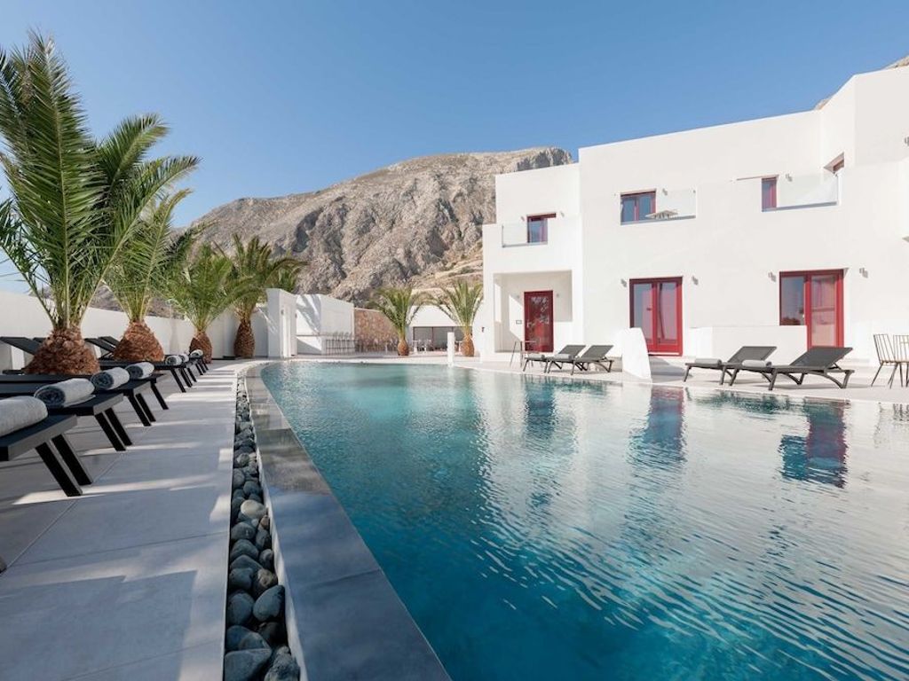 Mar n Mar Crown Hotel and Suites