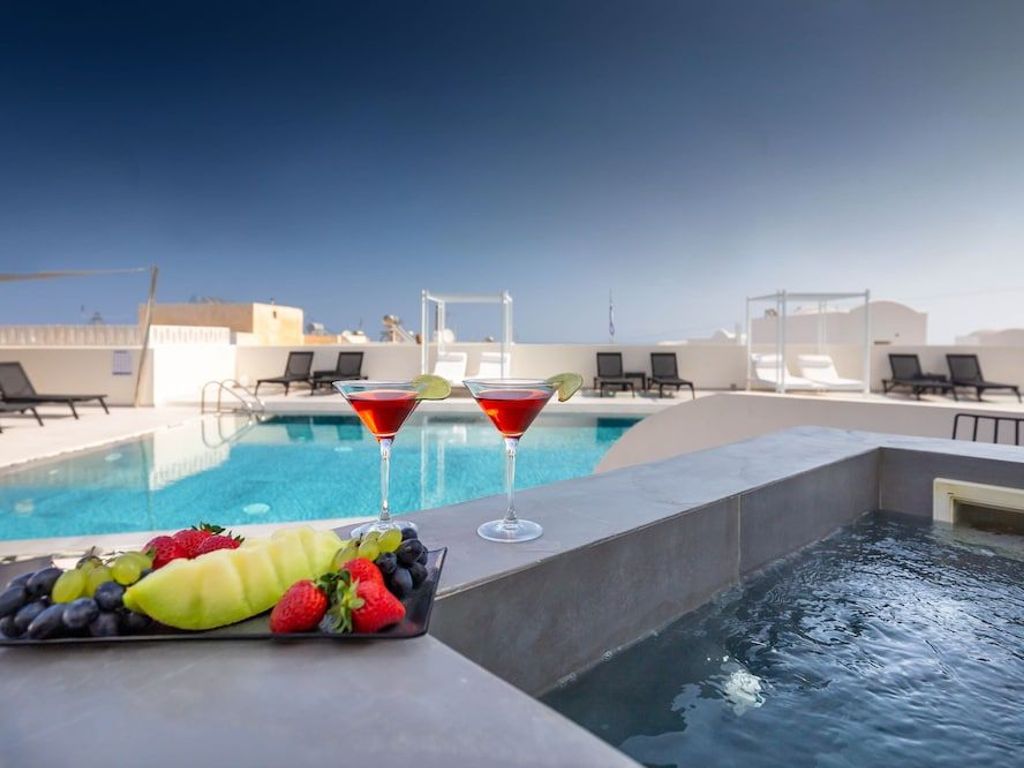 Mar n Mar Crown Hotel and Suites