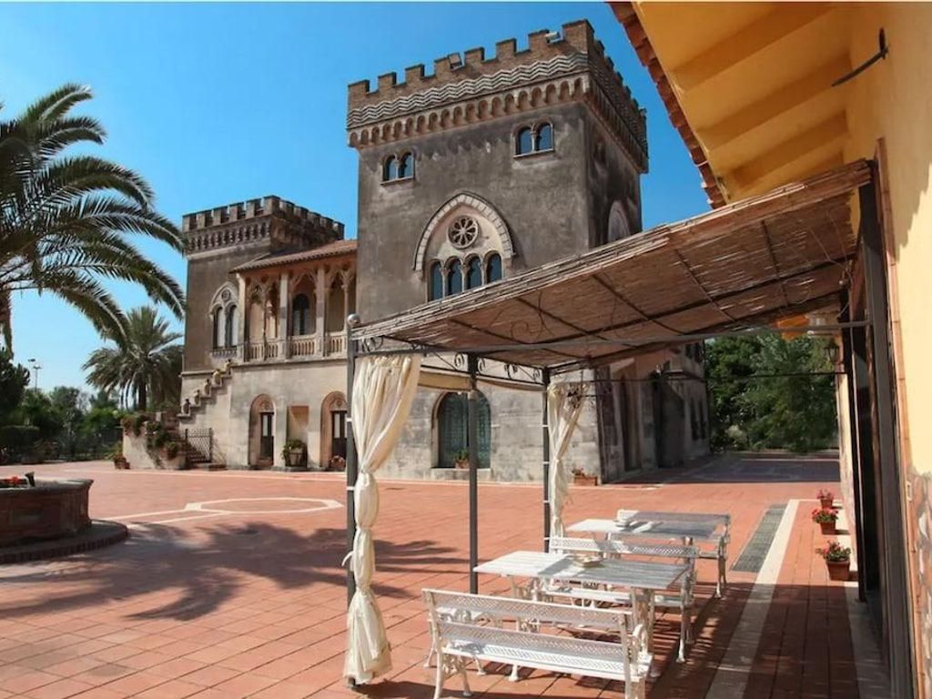Castello D'Urso Somma B&B