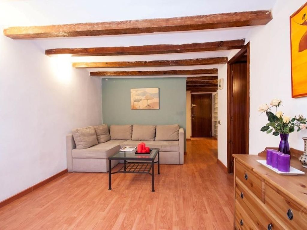 Rustic Poble Sec Apartment